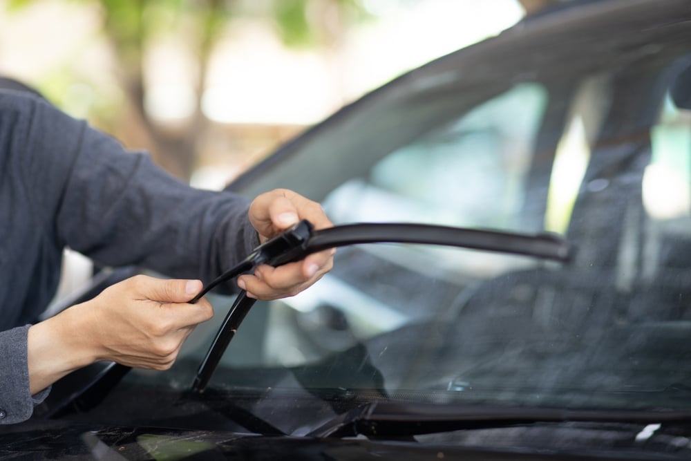 Louisiana Windshield Replacement Five Tips for Preventing Windshield Damage - windshield replacement new orleans - apex auto glass