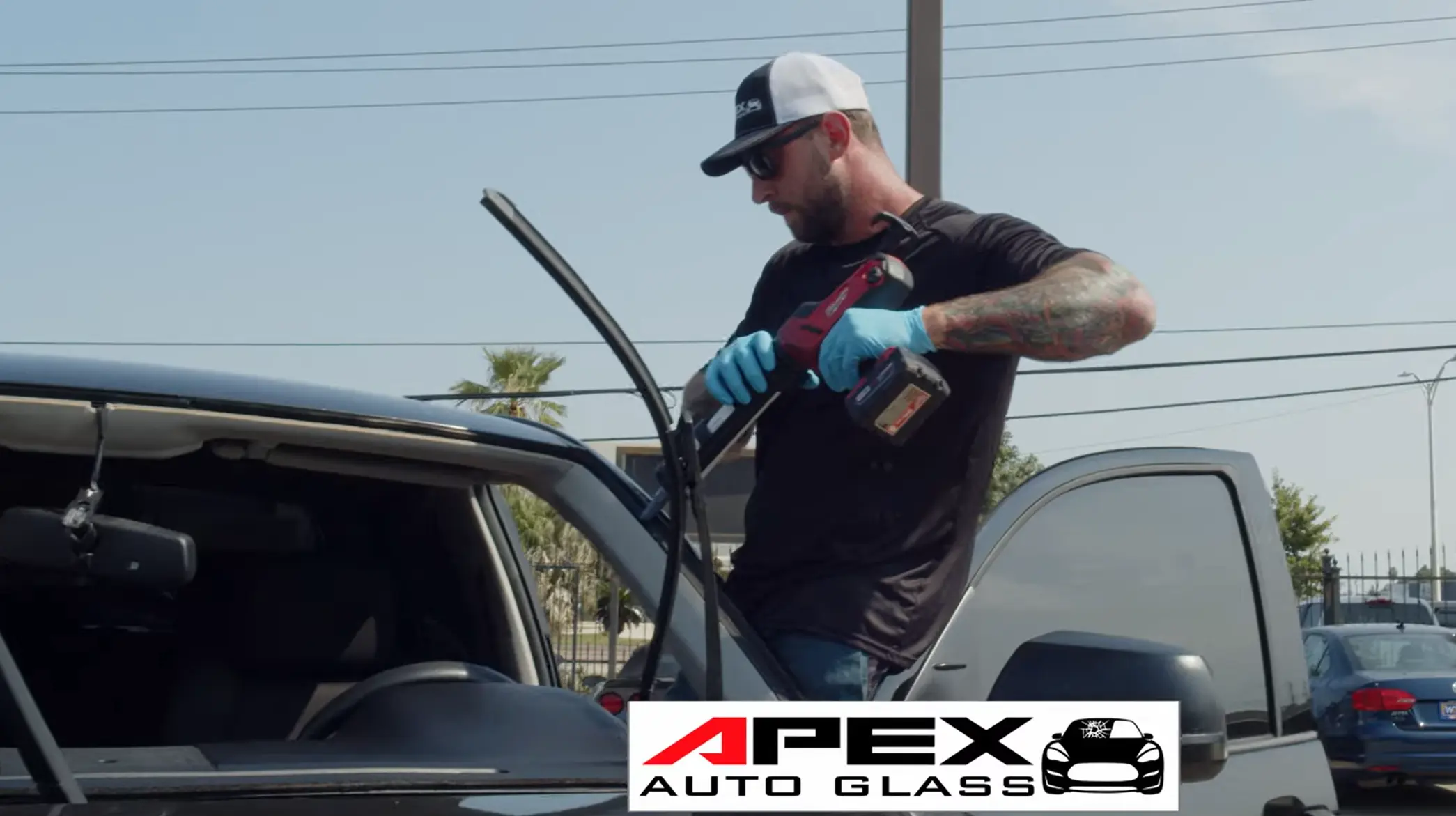 mobile auto glass repair and replacement in harahan