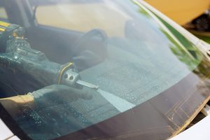 Why Mobile Windshield Repair in New Orleans Is the Ultimate Convenience - apex auto glass